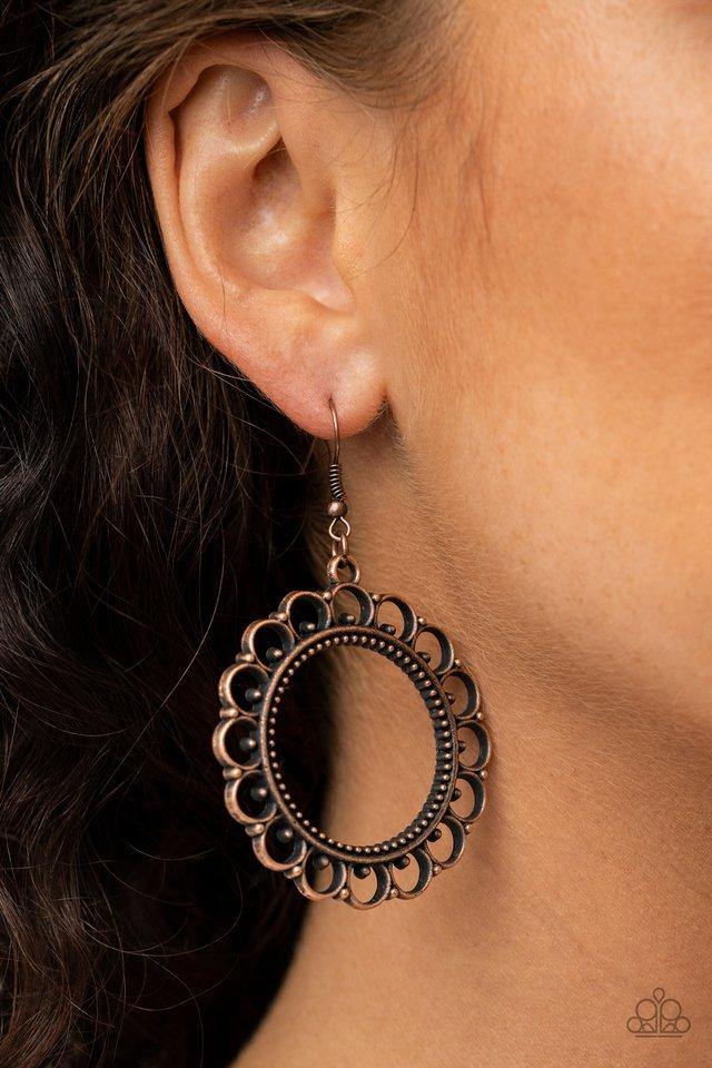 sun-lounge-copper-earrings