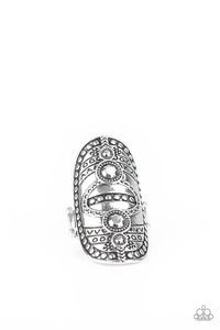 tiki-trail-silver-ring-paparazzi-accessories