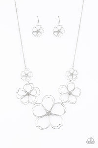 the-show-must-grow-on-silver-necklace-paparazzi-accessories