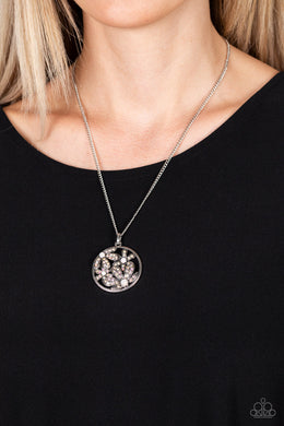 Glade Glamour - Multi Necklace - Paparazzi Accessories