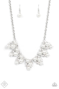 renown-refinement-white-necklace-paparazzi-accessories