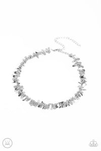 surreal-shimmer-silver-necklace-paparazzi-accessories