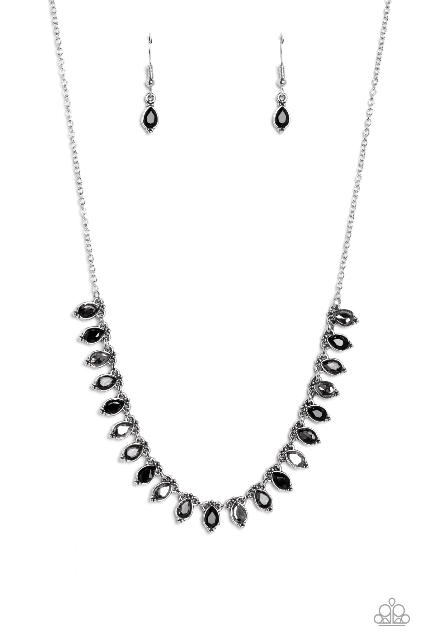 Paparazzi Fashionista Flair Black Necklace NWT | Womens jewelry necklace,  Fancy necklace, Black necklace