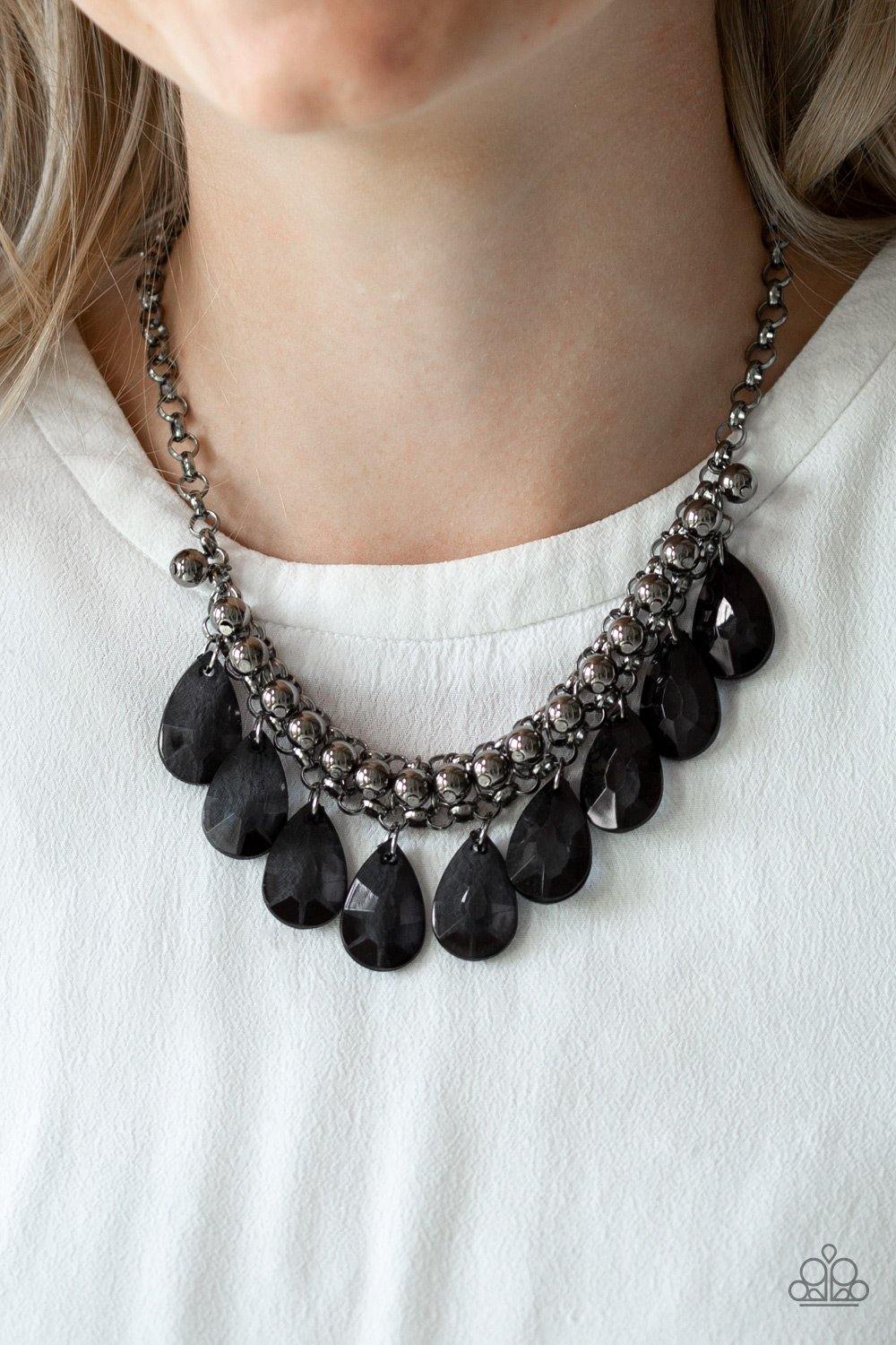 Fashionista Flair - Black Necklace - Paparazzi Accessories - Sassysblingandthings