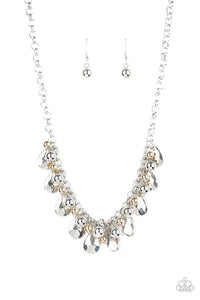 Stage Stunner - Silver Necklace - Paparazzi Accessories - Sassysblingandthings