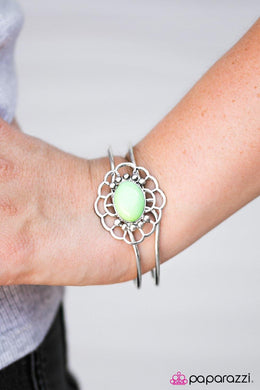 What A Summer - Green Bracelet - Paparazzi Accessories - Sassysblingandthings